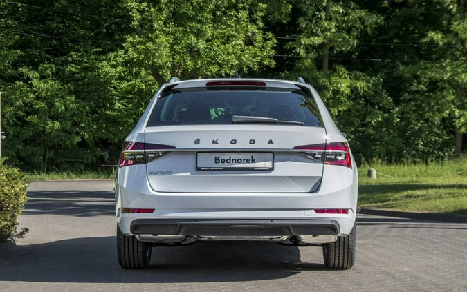 Skoda Superb cena 172000 przebieg: 5, rok produkcji 2024 z Brusy małe 407